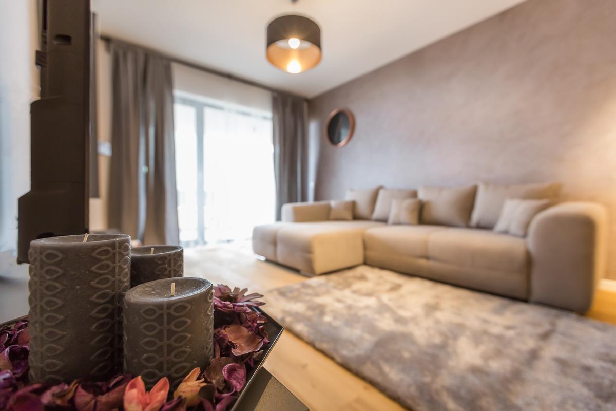 Cosmopolit Booking Braşov Eksteriør billede