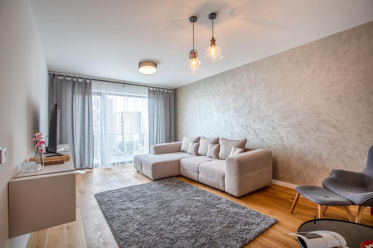 Cosmopolit Booking Braşov Eksteriør billede