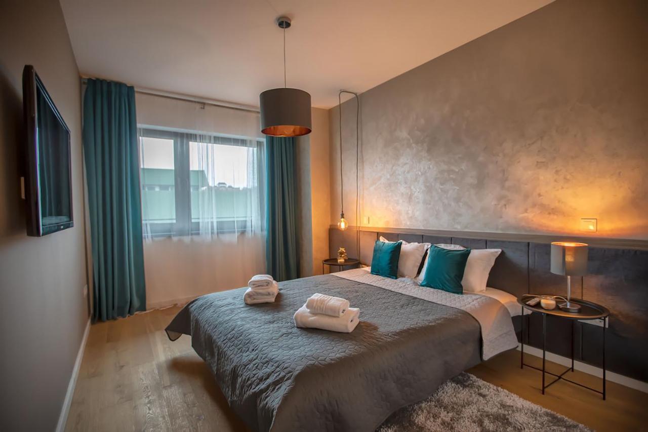 Cosmopolit Booking Braşov Eksteriør billede