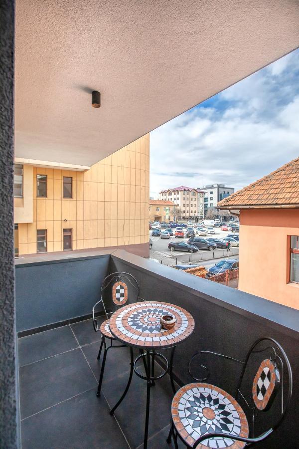 Cosmopolit Booking Braşov Eksteriør billede