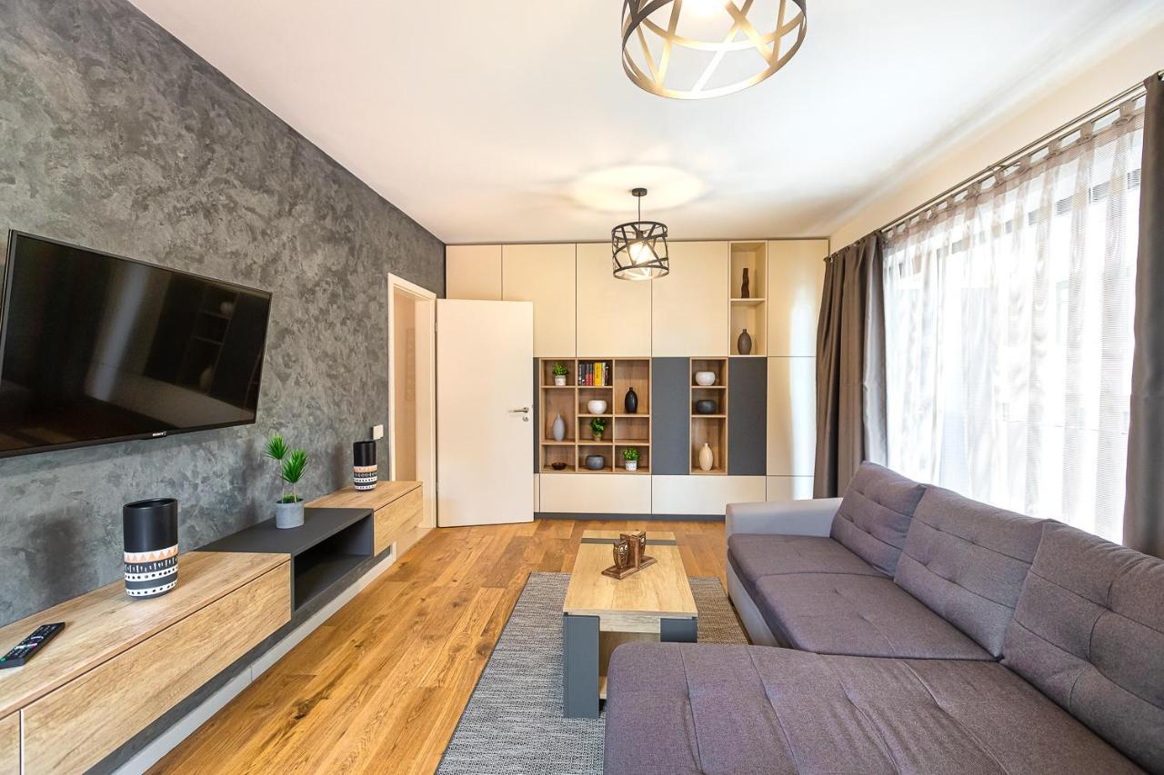 Cosmopolit Booking Braşov Eksteriør billede